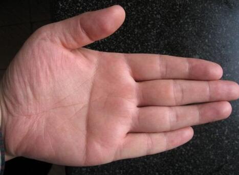 手掌上有多个断掌纹，这种掌纹是不稳定的